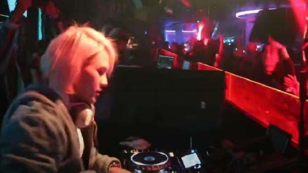 5 Artis Indonesia yang Berprofesi sebagai DJ yang Dibayar Mahal, Ada yang Ratusan Juta 5 Artis Indonesia yang Berprofesi sebagai DJ yang Dibayar Mahal, Ada yang Ratusan Juta