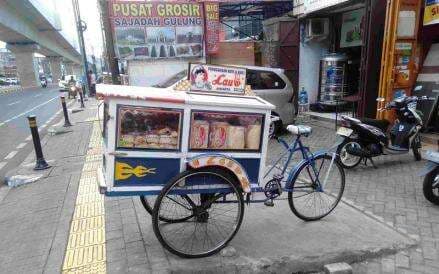 Siapa Pemilik Roti Lauw? Gerombolan Gerobak Roti Legendaris di Jabodetabek Siapa Pemilik Roti Lauw? Gerombolan Gerobak Roti Legendaris di Jabodetabek