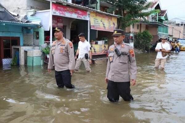 Banjir Rob Rendam Ratusan Rumah di Demak