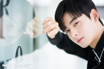 Cha Eun Woo Rampungkan Syuting Drama <i>Island</i> Cha Eun Woo Rampungkan Syuting Drama <i>Island</i>