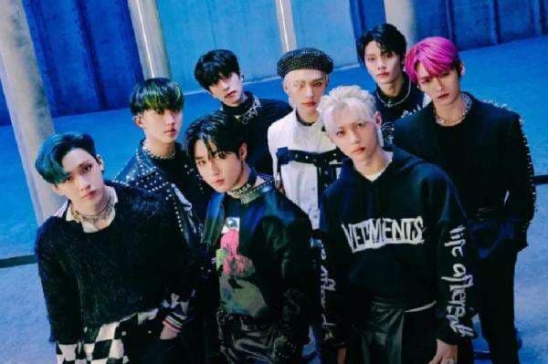 Tagar Stay Selca Day Trending di Twitter, Kpopers Ramai Pamer Selfie Bareng Idol Stray Kids Tagar Stay Selca Day Trending di Twitter, Kpopers Ramai Pamer Selfie Bareng Idol Stray Kids