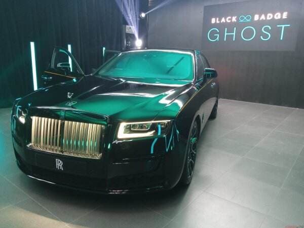 Galeri Foto Rolls-Royce Black Badge Ghost