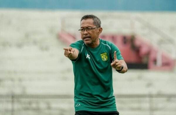 Aji Santoso Keluhkan Kondisi Pemain Persebaya Jelang Liga 1 2022-2023