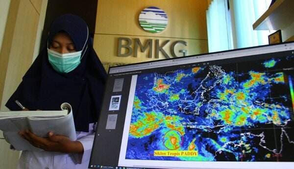 Dua Bibit Siklon Tropis Muncul, Ini Dampaknya Bagi Indonesia