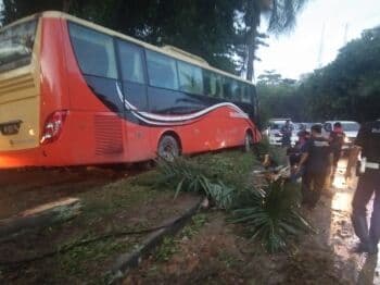 Bus Angkut 50 Siswa Madrasah Balikpapan Kecelakaan di Samarinda