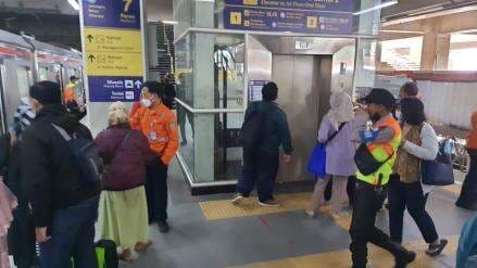 Imbas Penumpukan Penumpang, KAI Tambah Peron di Stasiun Manggarai
