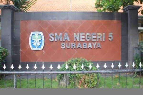 10 SMA Terbaik di Surabaya, Rekomendasi LTMPT Berdasarkan Hasil UTBK 2021 10 SMA Terbaik di Surabaya, Rekomendasi LTMPT Berdasarkan Hasil UTBK 2021