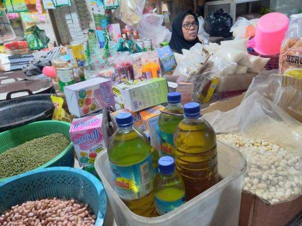 Subsidi Dicabut, Pedagang Khawatir Harga Minyak Goreng Melambung Subsidi Dicabut, Pedagang Khawatir Harga Minyak Goreng Melambung