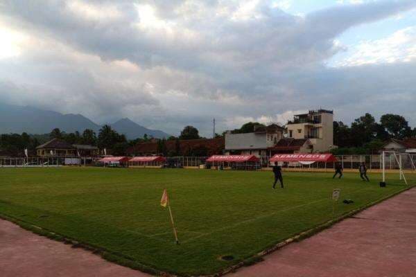 Lapangan Sepak Bola di Desa Cisayong Tasikmalaya Setara JIS Lapangan Sepak Bola di Desa Cisayong Tasikmalaya Setara JIS