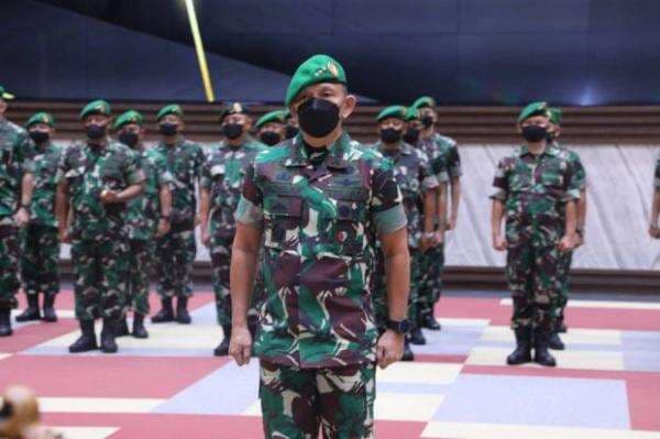 24 Pati TNI AD Naik Pangkat, Mantan Kadispenad Jadi Jenderal Bintang Tiga 24 Pati TNI AD Naik Pangkat, Mantan Kadispenad Jadi Jenderal Bintang Tiga