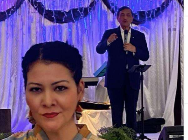 Melanie Subono Bertemu Luhut Binsar: Aku Shock, Kena Mental Melanie Subono Bertemu Luhut Binsar: Aku Shock, Kena Mental