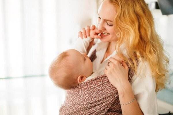 Cek Dulu 3 Tips Ini Sebelum Beli Kado untuk Ibu Baru
