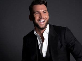 9 Pemain Bola Liga 1 Paling Ganteng yang Bikin Cewek-Cewek Terpesona, Nomor 1 Eks Ujung Tombak Persija Jakarta 9 Pemain Bola Liga 1 Paling Ganteng yang Bikin Cewek-Cewek Terpesona, Nomor 1 Eks Ujung Tombak Persija Jakarta