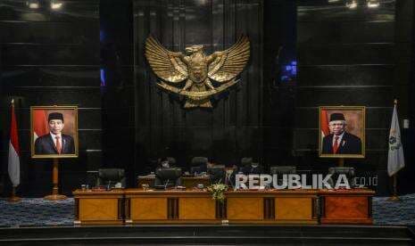 Prasetio Edi Pimpin Paripurna Pelantikan Dua Wakil Ketua DPRD DKI