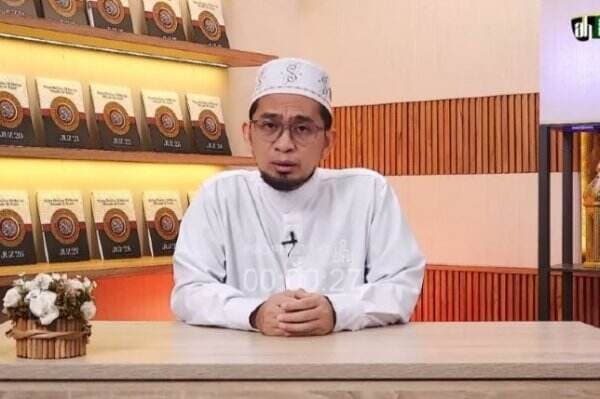 Ustadz Adi Hidayat Ajak Warga Kirim Doa bagi Emmeril Kahn Mumtadz