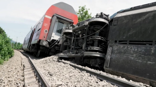 Kereta Tergelincir di Jerman, Menewaskan Sedikitnya Empat Orang