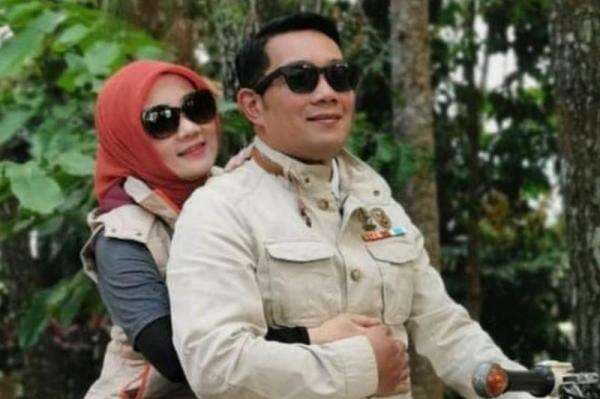 Perjalanan Cinta Ridwan Kamil dan Atalia Praratya, Cinta pada Pandangan Pertama hingga Setia dalam Suka Duka Perjalanan Cinta Ridwan Kamil dan Atalia Praratya, Cinta pada Pandangan Pertama hingga Setia dalam Suka Duka