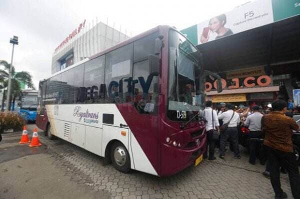 Transjakarta Sediakan 50 Unit Bus Premium Royaltrans untuk Penonton Formula E