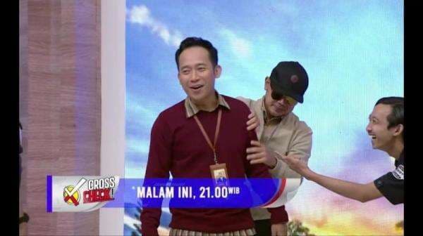 Dikira Tukang Pijat Kretek Denny Cagur Dipijat WaliKota Bogor Bima Arya, Selengkapnya di Cross Check! iNews Dikira Tukang Pijat Kretek Denny Cagur Dipijat WaliKota Bogor Bima Arya, Selengkapnya di Cross Check! iNews