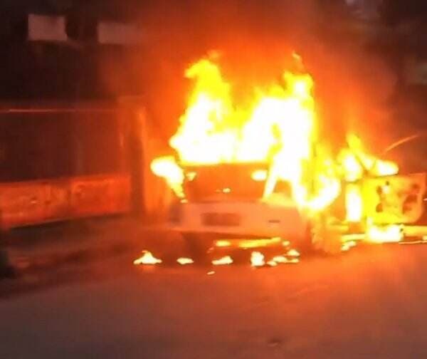 Mobil Mewah Hangus Terbakar di Pamulang Kota Tangsel