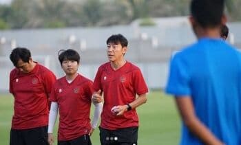Shin Tae-yong Ngamuk Pemain Timnas Indonesia Pasang Wajah Murung, Netizen: Ini Alasan Shin Tae-yong Minta Pemain Naturalisasi! Shin Tae-yong Ngamuk Pemain Timnas Indonesia Pasang Wajah Murung, Netizen: Ini Alasan Shin Tae-yong Minta Pemain Naturalisasi!