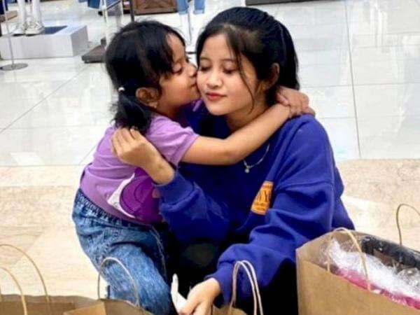 Aksi Chika Borong Susu untuk Aisyah Disorot: Doddy Sibuk dengan Harta Anak Yatim Aksi Chika Borong Susu untuk Aisyah Disorot: Doddy Sibuk dengan Harta Anak Yatim