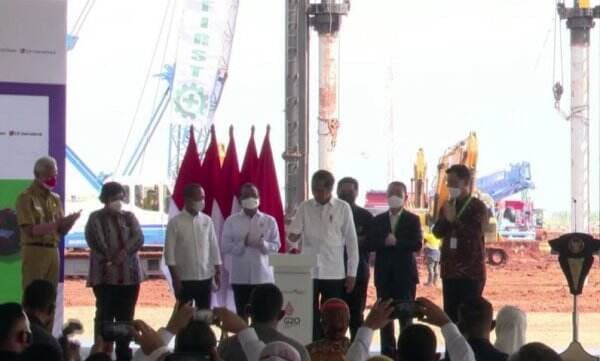 Jokowi Resmikan Dimulainya Tahap Kedua Industri Baterai Listrik Terintegrasi di Batang