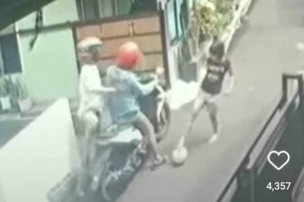 Terekam CCTV, Bocah Perempuan di Cijantung Jadi Korban Jambret