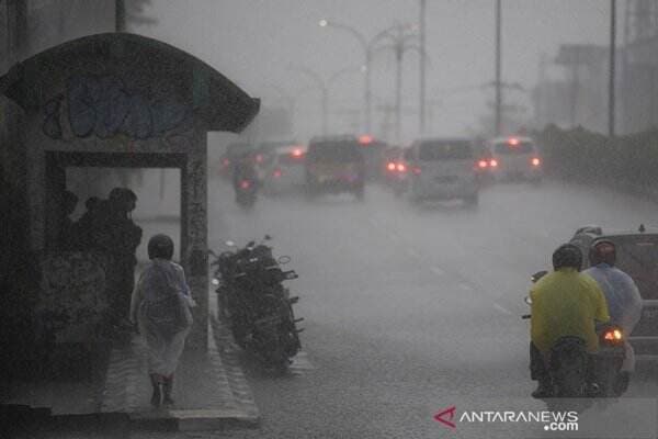 Hati-hati, Hujan Lebat Potensi Mengguyur Yogyakarta Sore Ini