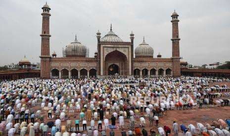 Jangan Sembarangan Mengeraskan Bacaan Aamiin Saat Sholat Jamaah di Masjid-Masjid India