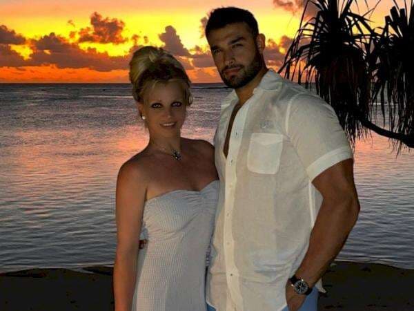 Sempat Alami Keguguran, Britney Spears dan Sam Asghari Akhirnya Resmi Menikah Sempat Alami Keguguran, Britney Spears dan Sam Asghari Akhirnya Resmi Menikah