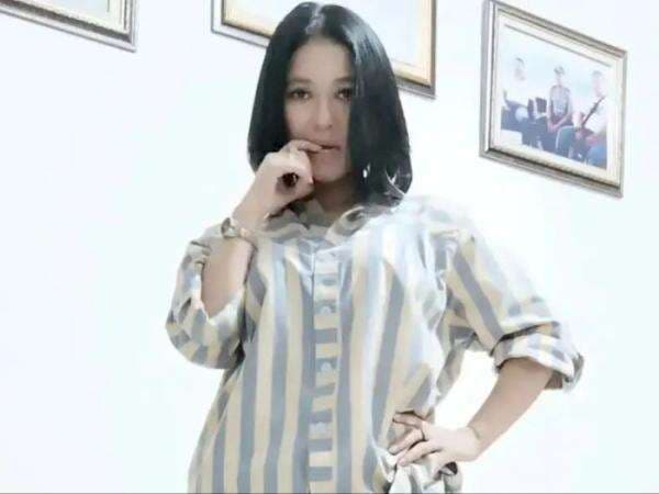 Tiara Marleen Diejek Jadi Tersangka Kasus Pencemaran Nama Baik: Cie Pakai Baju Oranye Tiara Marleen Diejek Jadi Tersangka Kasus Pencemaran Nama Baik: Cie Pakai Baju Oranye