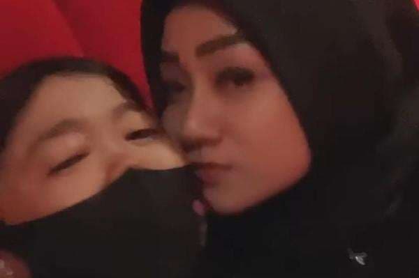 Komedian Adul Resmi Jadi Suami Wenty, Beri Mas Kawin Emas 13 Gram dan Uang Tunai Rp110.622 Komedian Adul Resmi Jadi Suami Wenty, Beri Mas Kawin Emas 13 Gram dan Uang Tunai Rp110.622