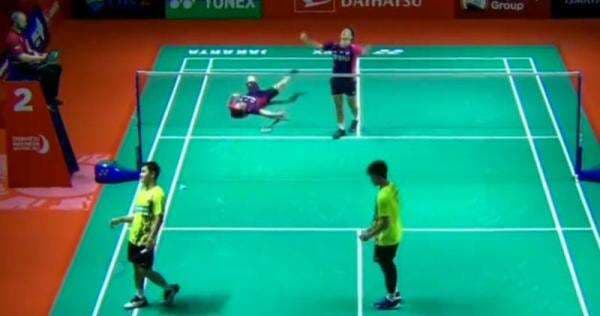 Susah Payah Kalahkan Duo Malaysia, Selebrasi Pingsan Kevin Sanjaya Jadi Sorotan: Netizen Salut! Susah Payah Kalahkan Duo Malaysia, Selebrasi Pingsan Kevin Sanjaya Jadi Sorotan: Netizen Salut!