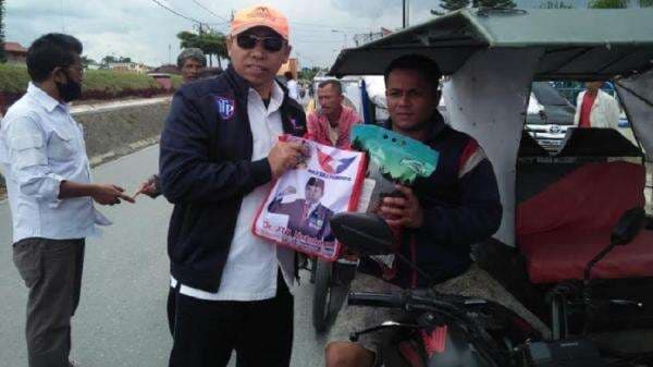 HUT ke-7, DPD Tapanuli Utara Sumut Bagikan Sembako ke Tukang Becak Motor dan Masyarakat HUT ke-7, DPD Tapanuli Utara Sumut Bagikan Sembako ke Tukang Becak Motor dan Masyarakat