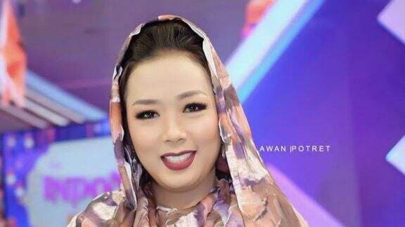 `Emang Ngaruh di Hidupmu?!` Soimah Jawab Menohok Kala Ditanya Soal Agama yang Dianut, Tuai Pujian Netter `Emang Ngaruh di Hidupmu?!` Soimah Jawab Menohok Kala Ditanya Soal Agama yang Dianut, Tuai Pujian Netter