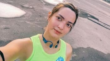 Gaya Nia Ramadhani Lari di GBK Bikin Salfok, Hot Mommy Makin Fresh! Gaya Nia Ramadhani Lari di GBK Bikin Salfok, Hot Mommy Makin Fresh!