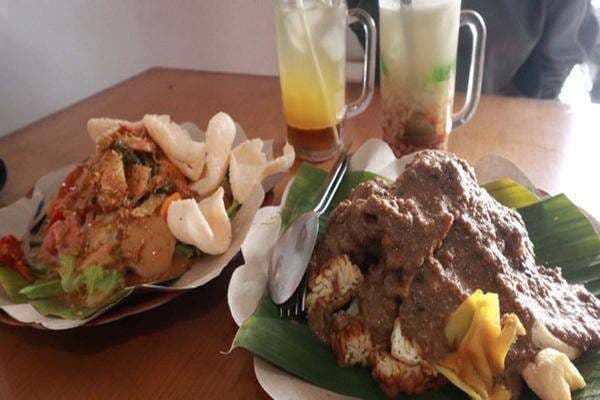 Warung Sawahan Malang, Langganan Pegawai Hingga Grup Band Warung Sawahan Malang, Langganan Pegawai Hingga Grup Band