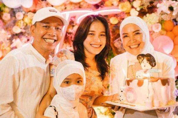 Ayu Ting Ting Ulang Tahun ke-30, Denny Cagur: Sehat Selalu Banyak Berkah dan Rejekinya Ayu Ting Ting Ulang Tahun ke-30, Denny Cagur: Sehat Selalu Banyak Berkah dan Rejekinya