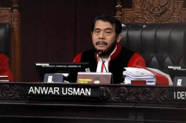 Jubir MK: Anwar Usman Tak Harus Mundur dari Ketua Mahkamah Konstitusi