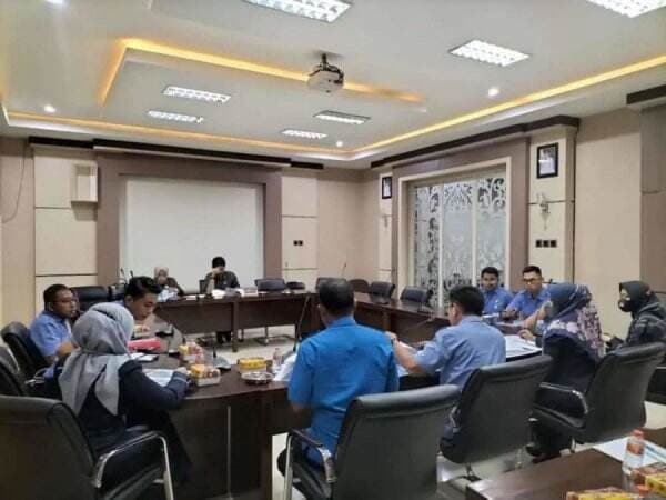Komisi II DPRD Tanah Bumbu Gelar Raker Bersama PDAM Bersujud