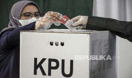 Peneliti Belanda: Perlu Reformasi Sistem Pemilu Cegah Politik Uang di Indonesia