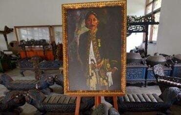 Kisah Prabu Geusan Ulun, Pesonanya Membuat Ratu Harisbaya Rela Mati dan Tinggalkan Takhta Kisah Prabu Geusan Ulun, Pesonanya Membuat Ratu Harisbaya Rela Mati dan Tinggalkan Takhta