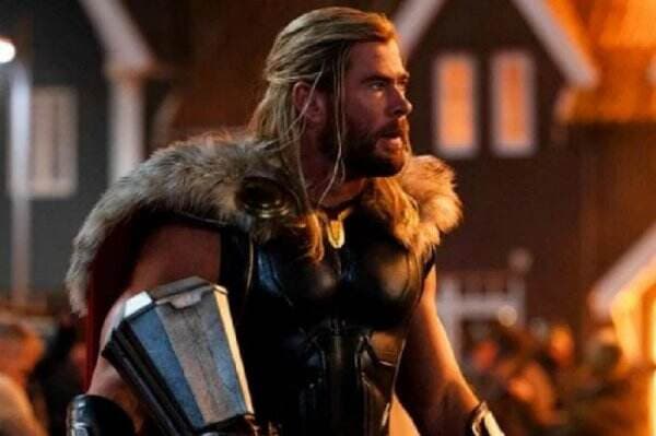 Chris Hemsworth Sapa Penggemar di Amazing Saturday, Ceritakan Film Terbarunya Thor: Love and Thunder