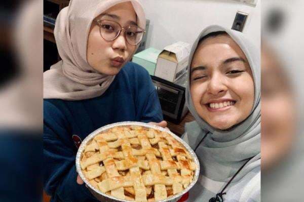 Nabila Ishma Rayakan Ulang Tahun Eril, Kompak Bikin Kue Bareng Zara Nabila Ishma Rayakan Ulang Tahun Eril, Kompak Bikin Kue Bareng Zara