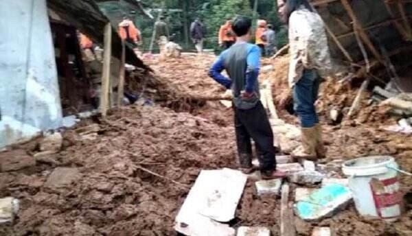 Hilang 3 Hari, Umar Ditemukan Meninggal Tertimbun Longsor di Pamijahan Bogor