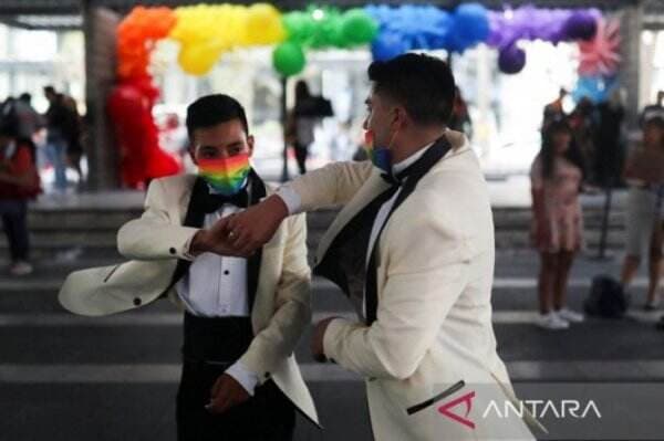 Pandemi Usai, Ratusan Pasangan Sejenis Menikah Massal di Mexico City