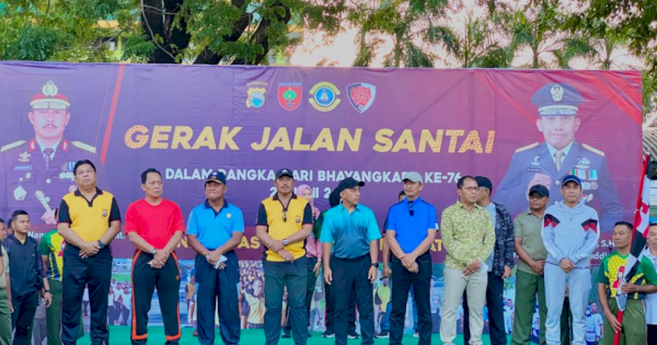 HUT Bhayangkara ke-76, Danny, Ketua DPRD Makassar Kapolda-Pangdam Jalan Santai Bersama