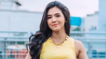 Gaya Kece DJ Una Pakai Tanktop Kuning, Netizen: So Cute! Gaya Kece DJ Una Pakai Tanktop Kuning, Netizen: So Cute!