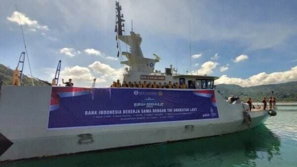 Pakai Kapal TNI AL, BI Sumbar Bawa Uang Tunai Rp5,9 Miliar ke Kepulauan Mentawai